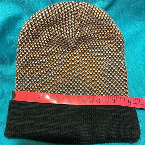 Nike Beanie - Picture 2 of 4